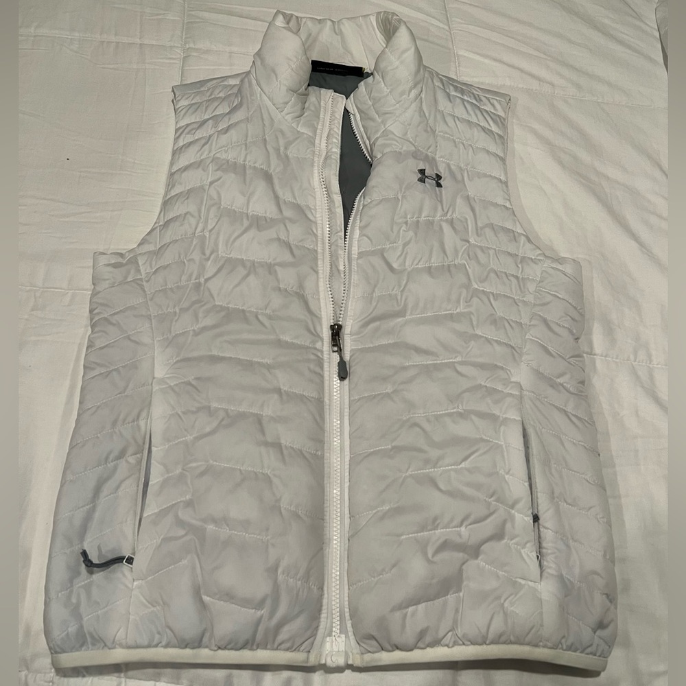 Under Armour women’s lightweight puffer vest